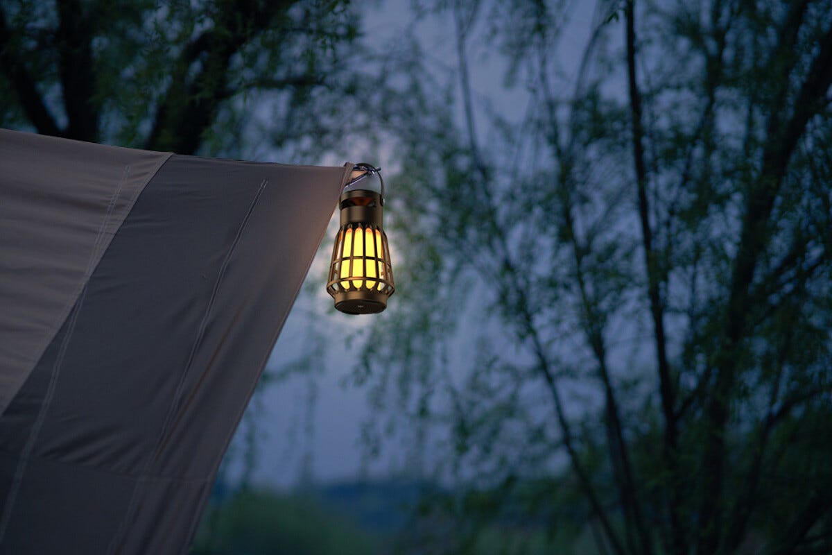 Bärbar vattentålig campinglampa med högtalare