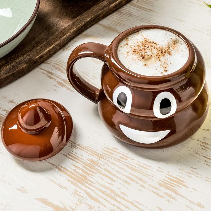 Rolig Mugg Formad Som Bajs-Emoji