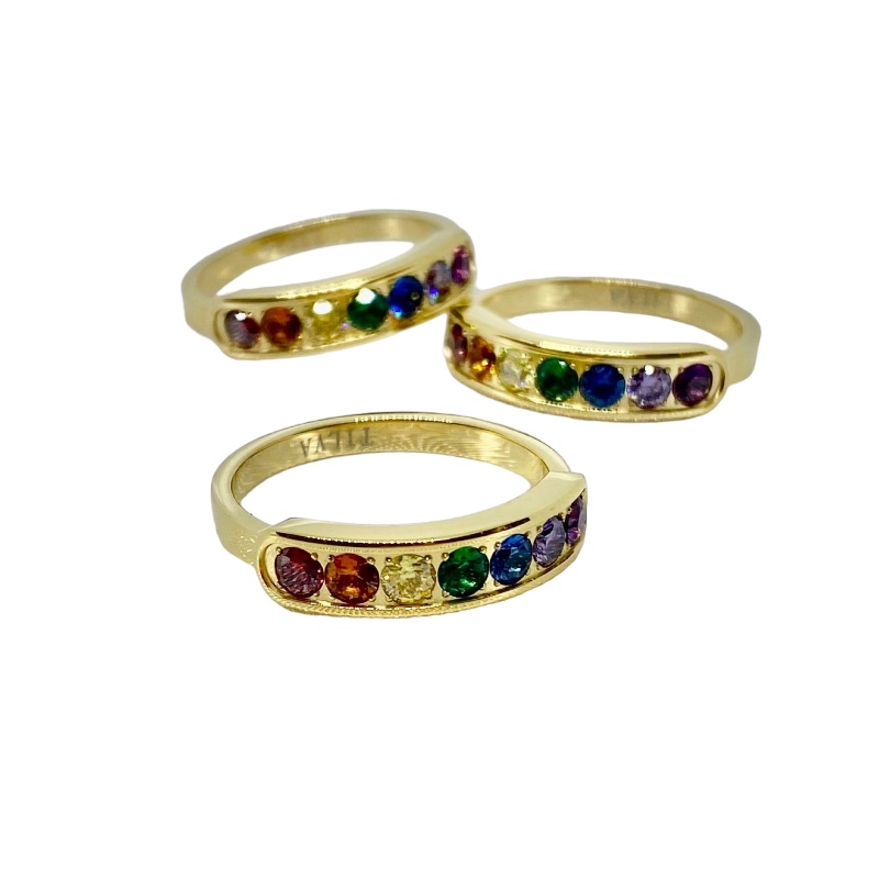 Guldfärgad Regnbågsring i Kirurgiskt Stål