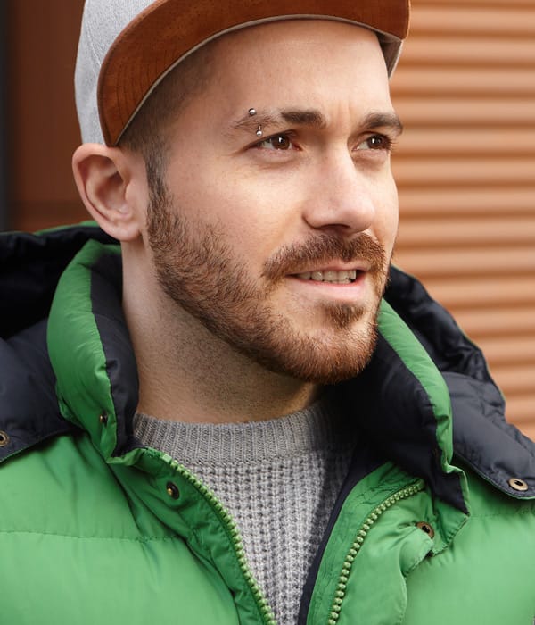 Kedjearmband med syntetiska ametistpärlor