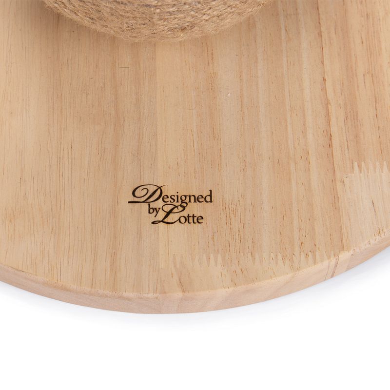 Designed by Lotte Elio Klösboll för Katter