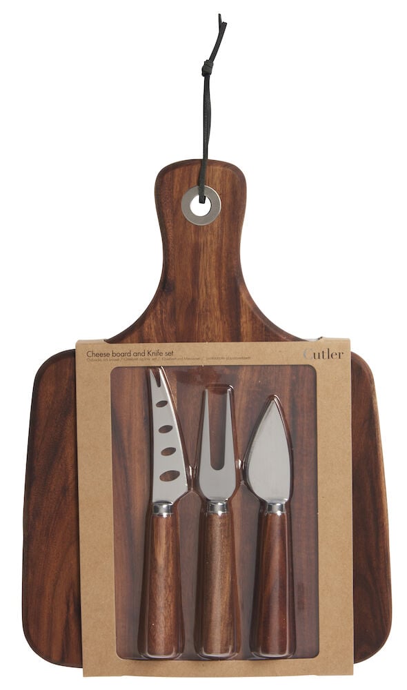 Elegant ostbricka med knivset