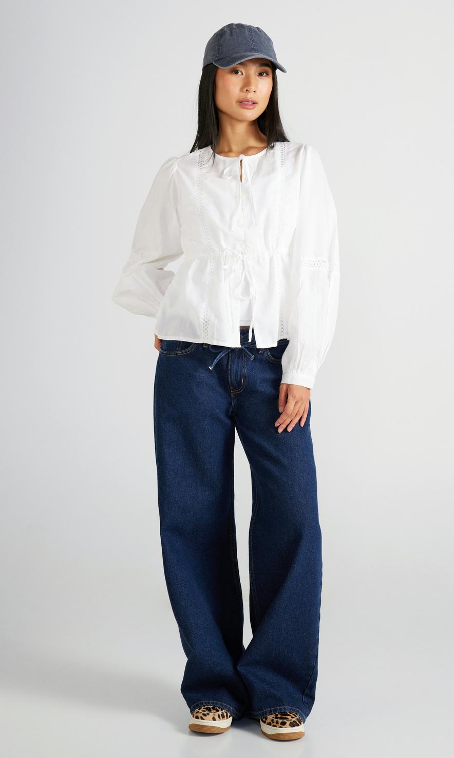 JUNKYARD Vit Frill Blus i Bomull