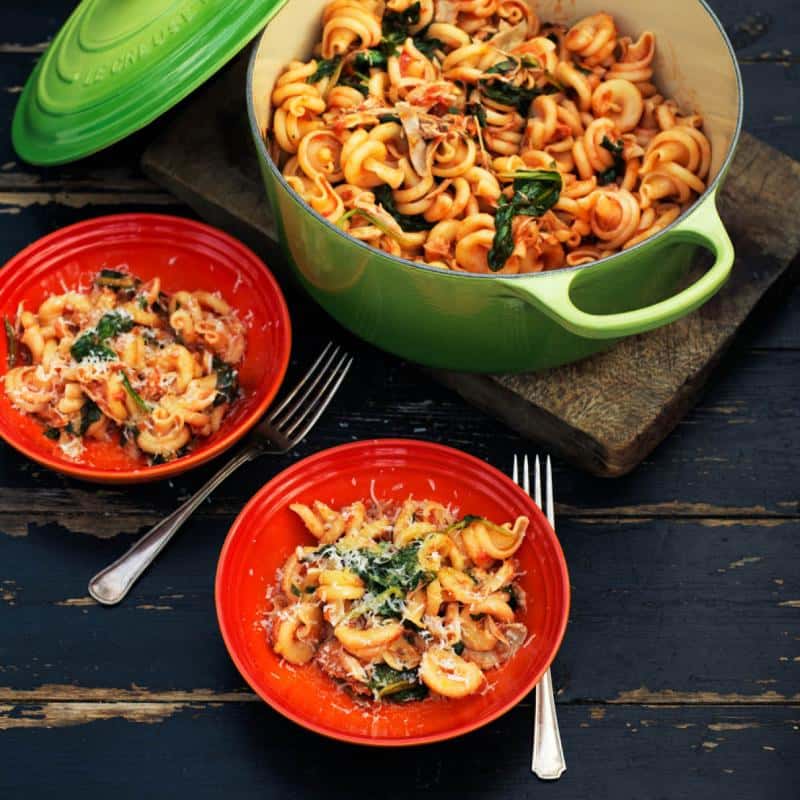 Le Creuset Signature Pastatallrik 22 cm Volcanic