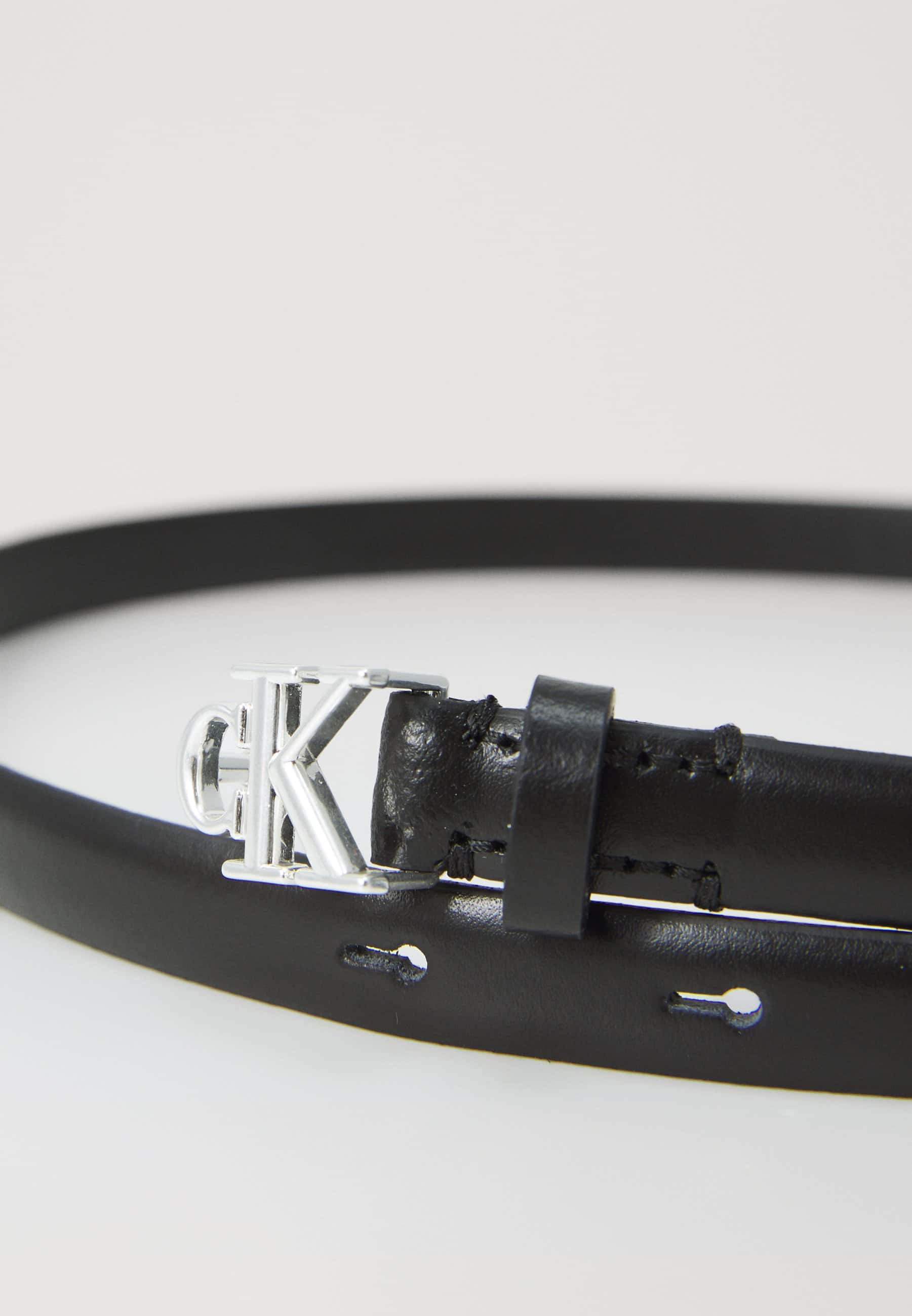 Calvin Klein
LOGO BUCKLE - Bälte