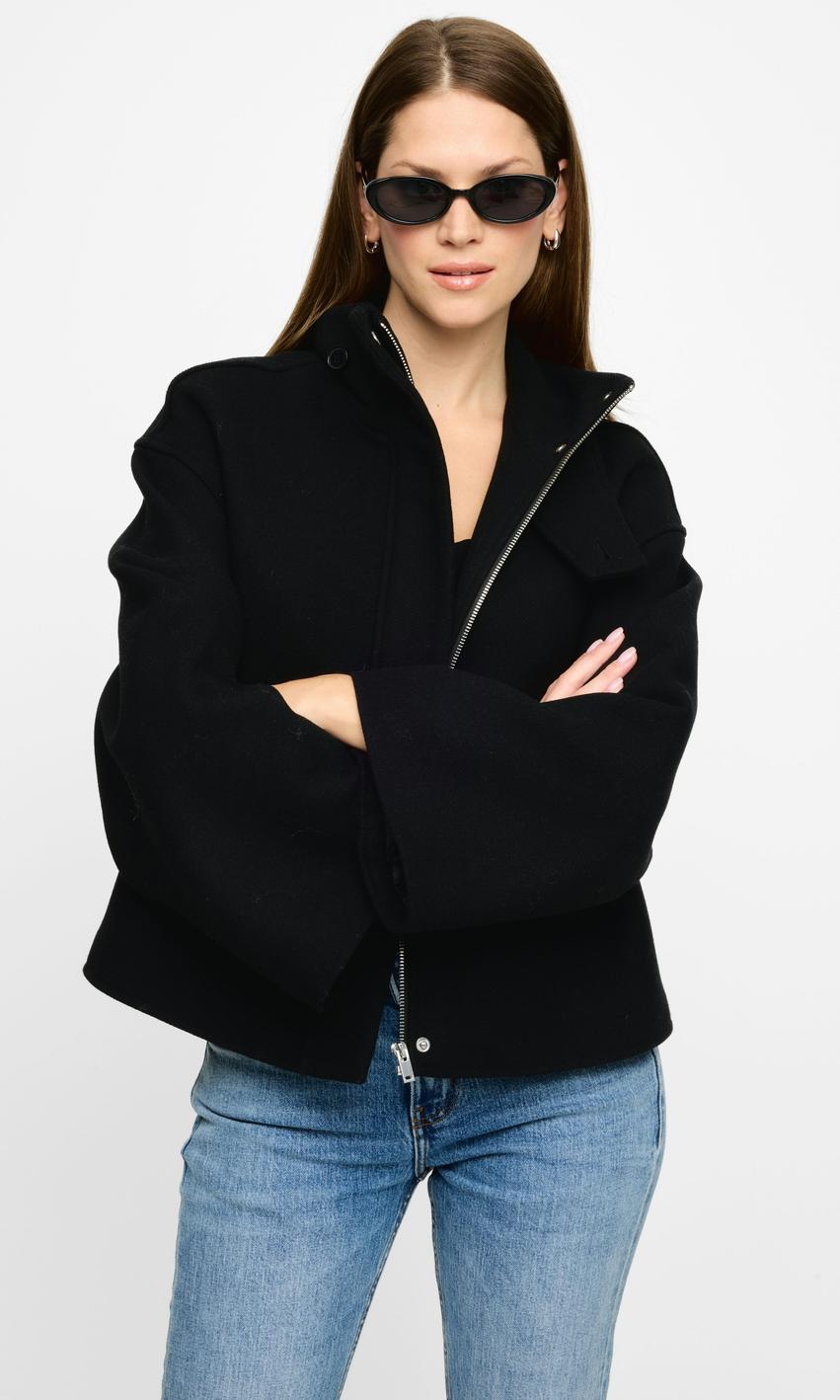 Svart Tia Kappa för Dam