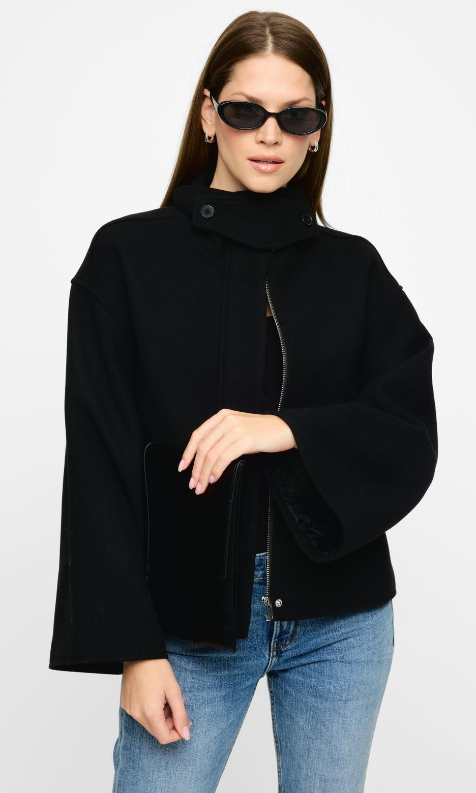 Svart Tia Kappa för Dam