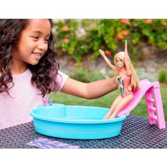 Barbie Poollekset med Docka och Tillbehör