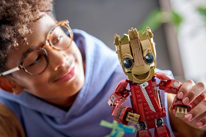 LEGO Marvel Groot i Ravager-kläder Set