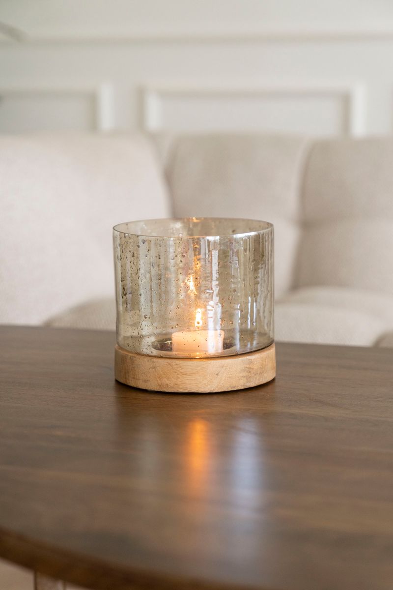 Elegant värmeljushållare i glas och trä