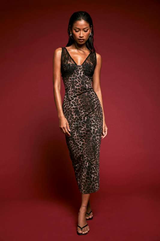 50 % rabatt på allt + 10 % extra hos Boohoo