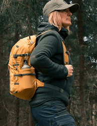 Funktionella friluftskläder för vandring