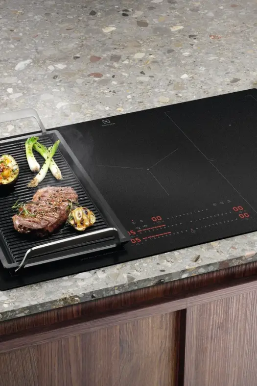 Delta i Elon Club och vinn priser