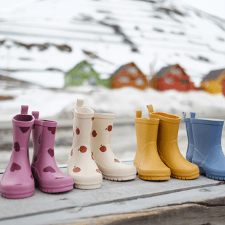 Premium barnkläder och babyutrustning online