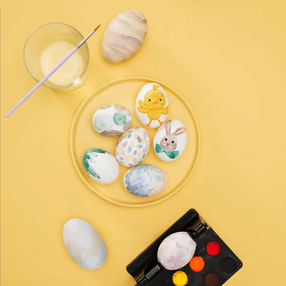 Äggmålarsats med 8 färger och pensel