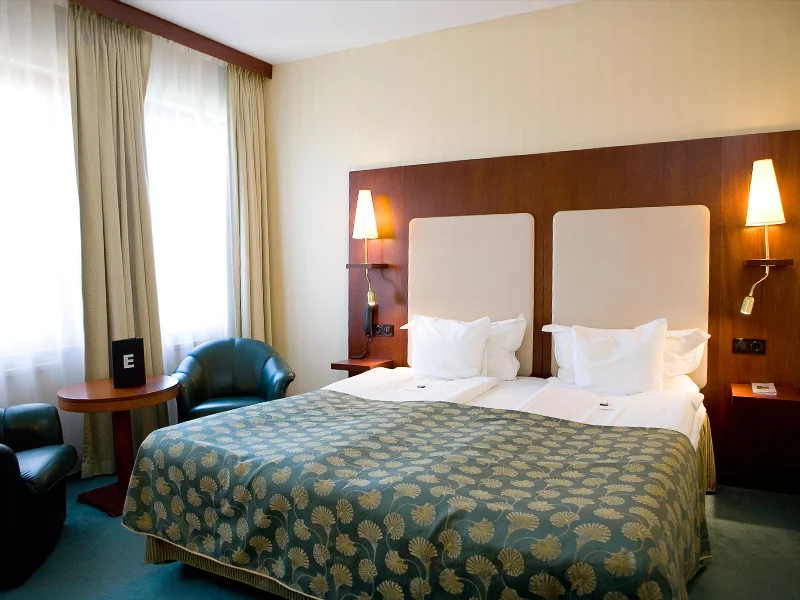 Övernattning med frukost på Elite Palace Hotel Stockholm för 2