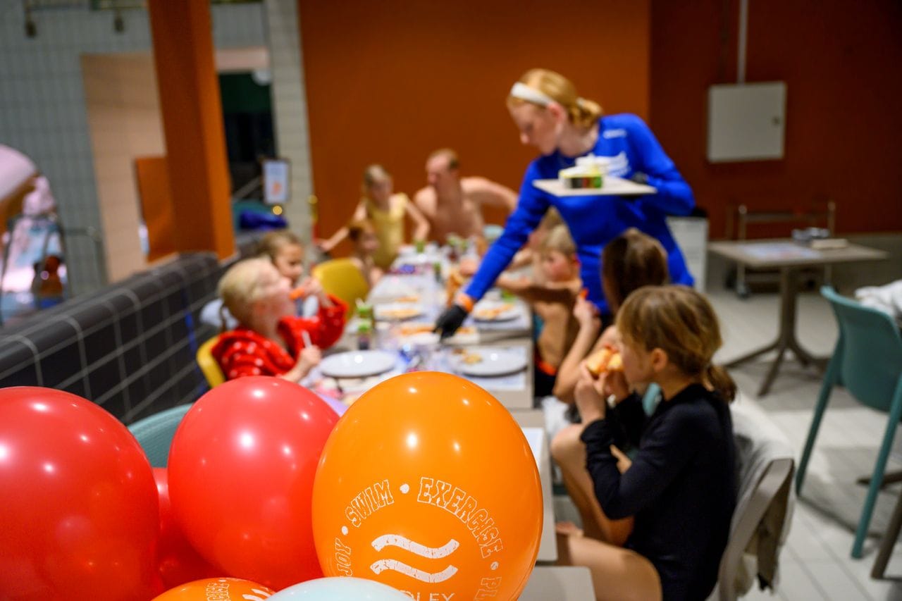 Boka badkalas på Medley