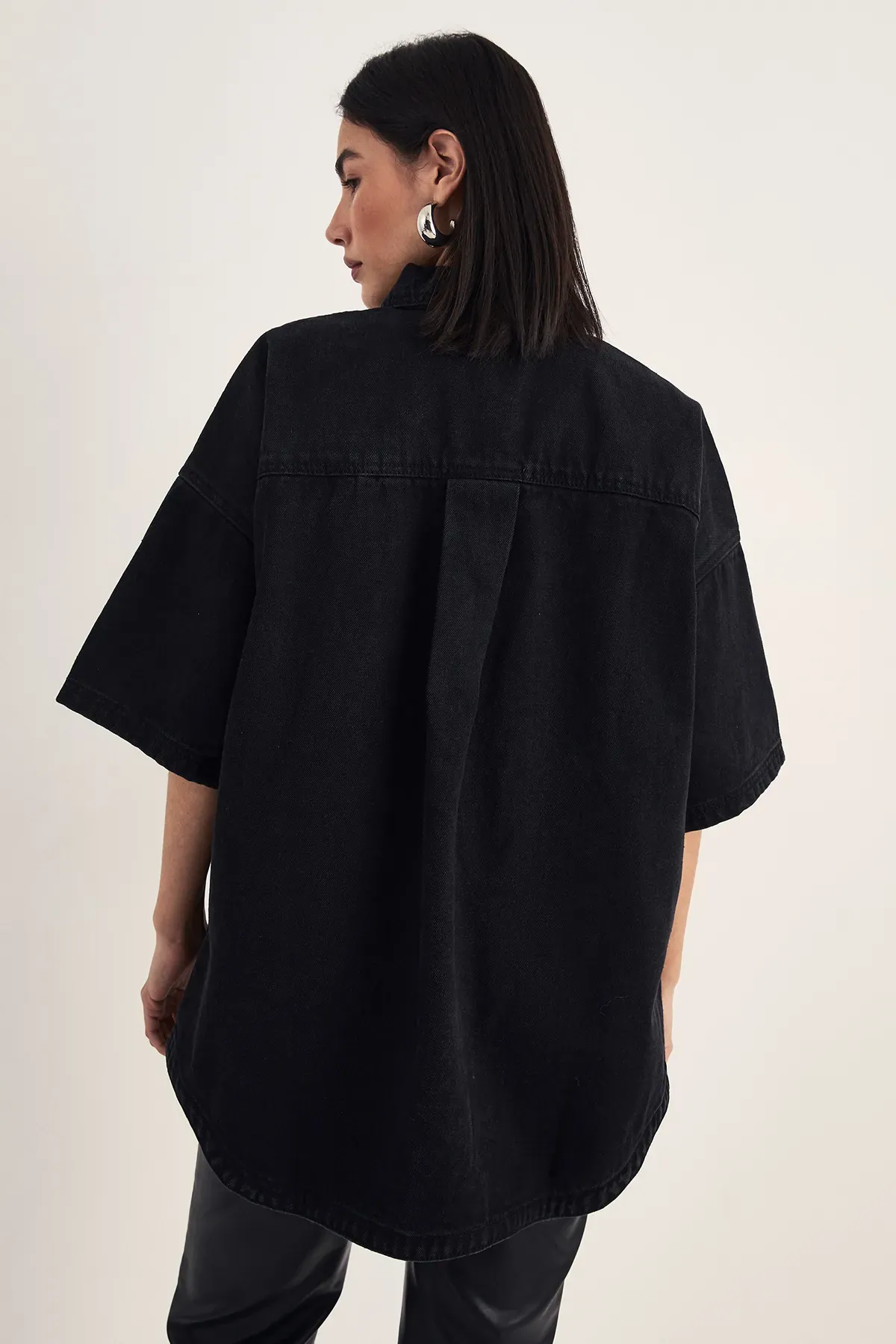 Washed Black Denim Boxy Kortärmad Skjorta