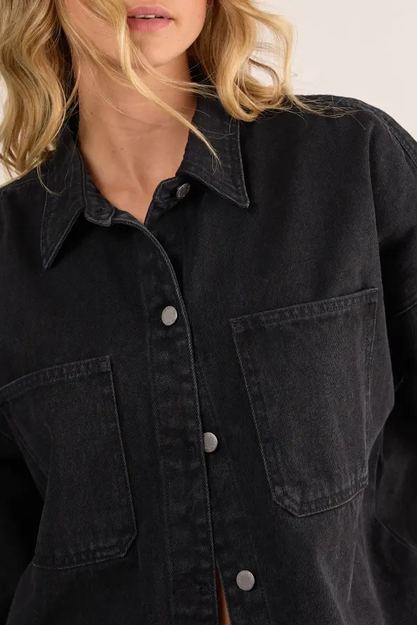 Washed Black Denim Boxy Kortärmad Skjorta