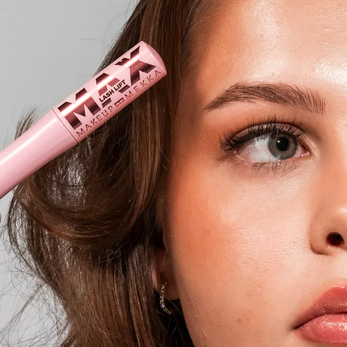 Volumizing Max Lash Lift Mascara