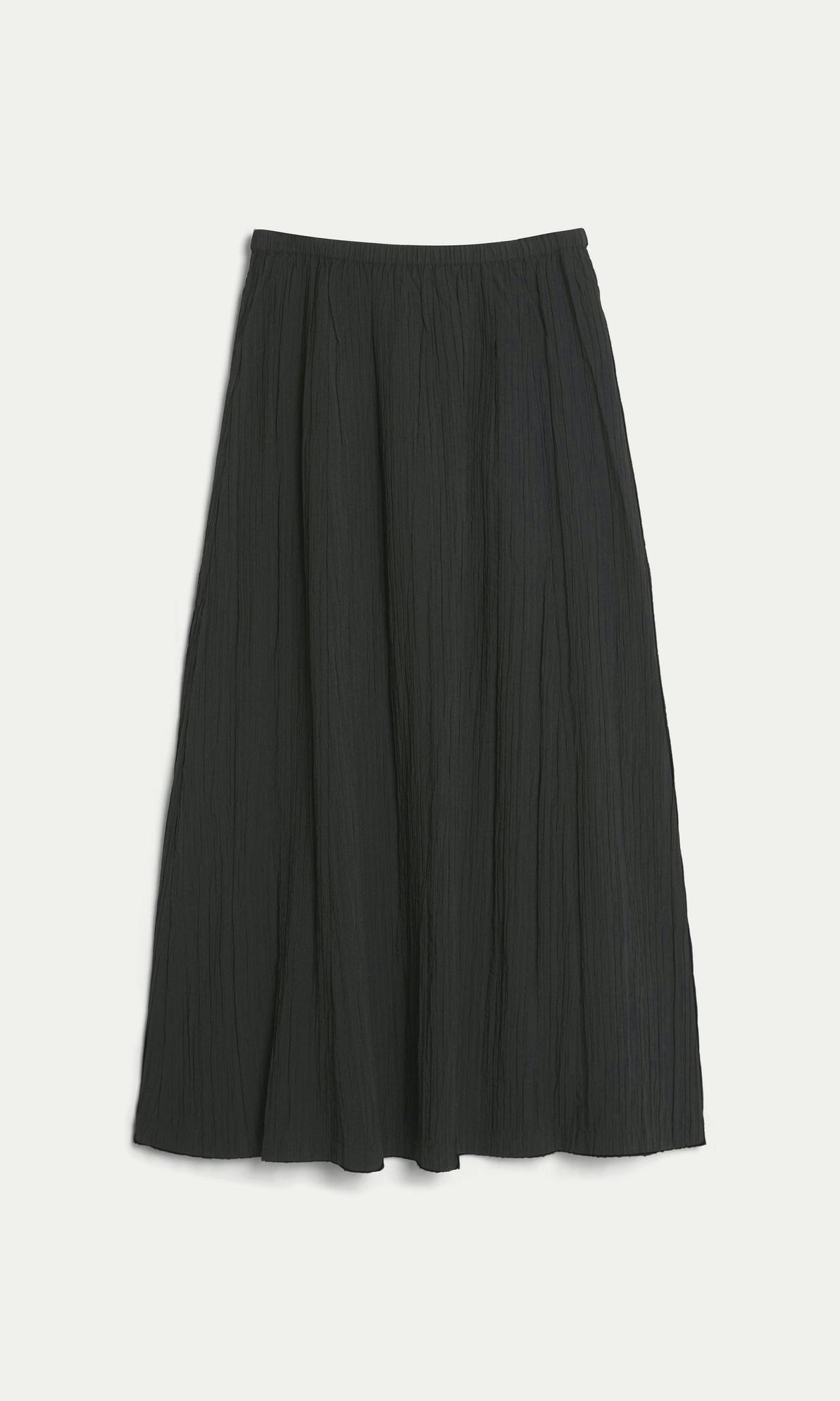 Elegant svart maxikjol i viskos