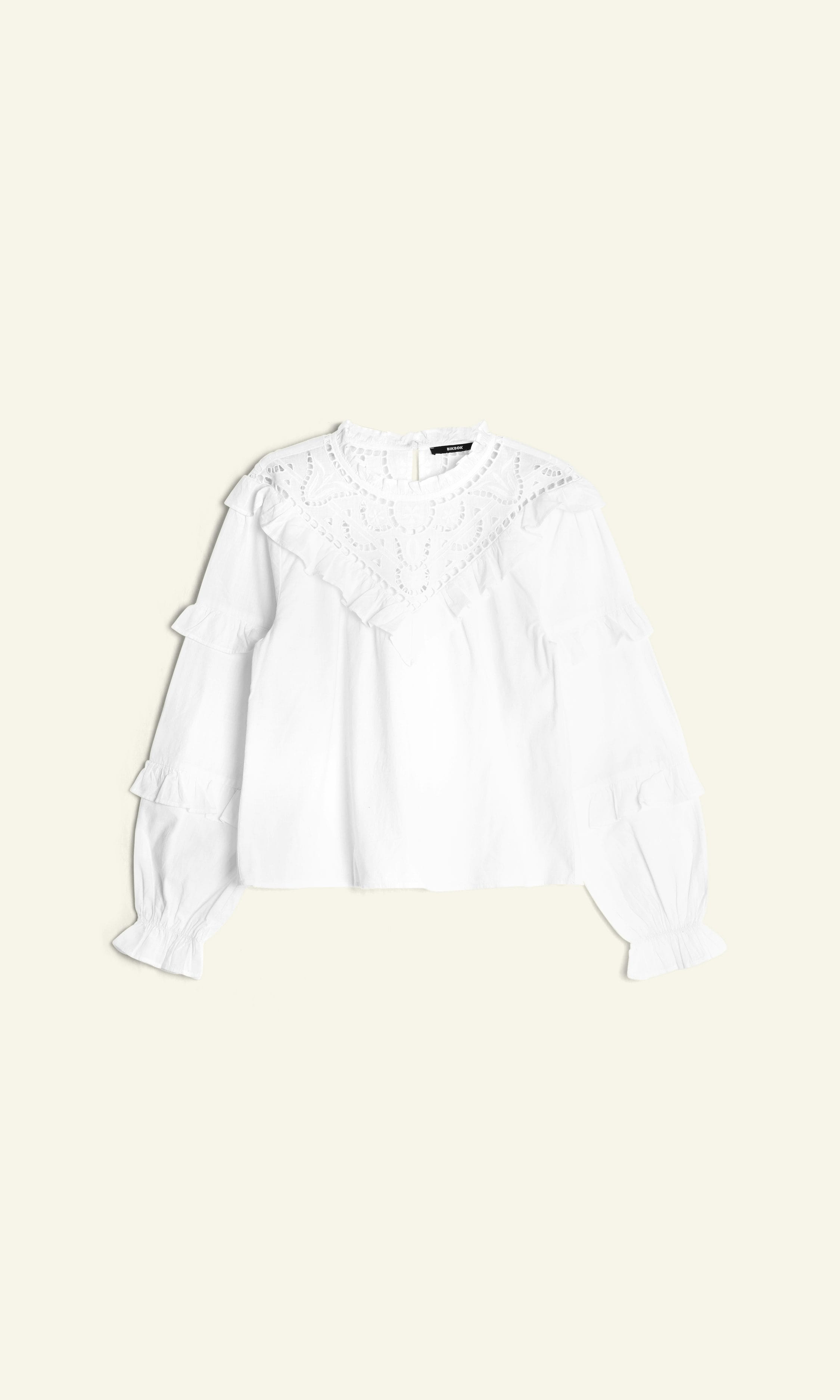 Vit Luna blus med volangdetaljer