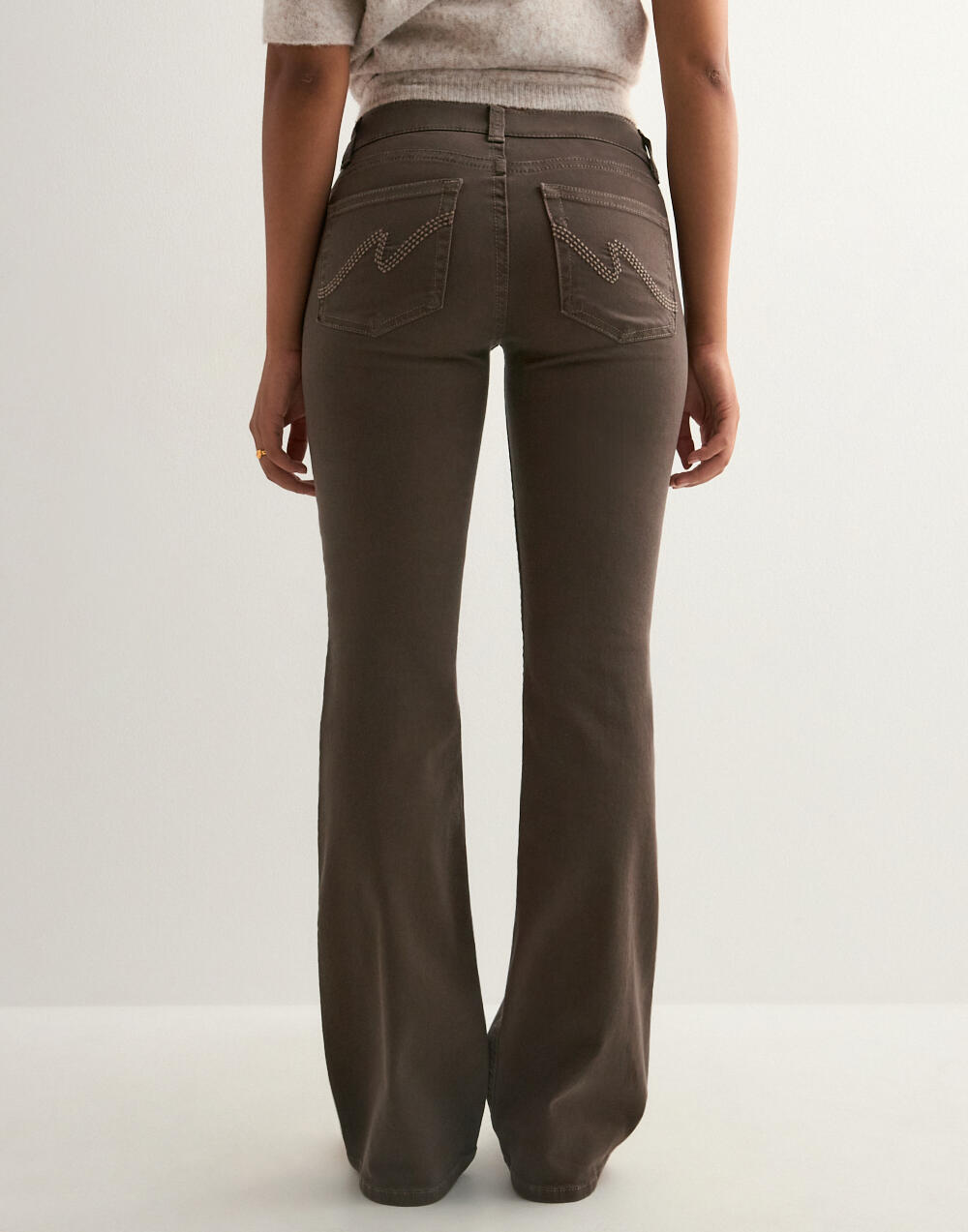 Nelly Low Waist Bootcut Jeans - Brown