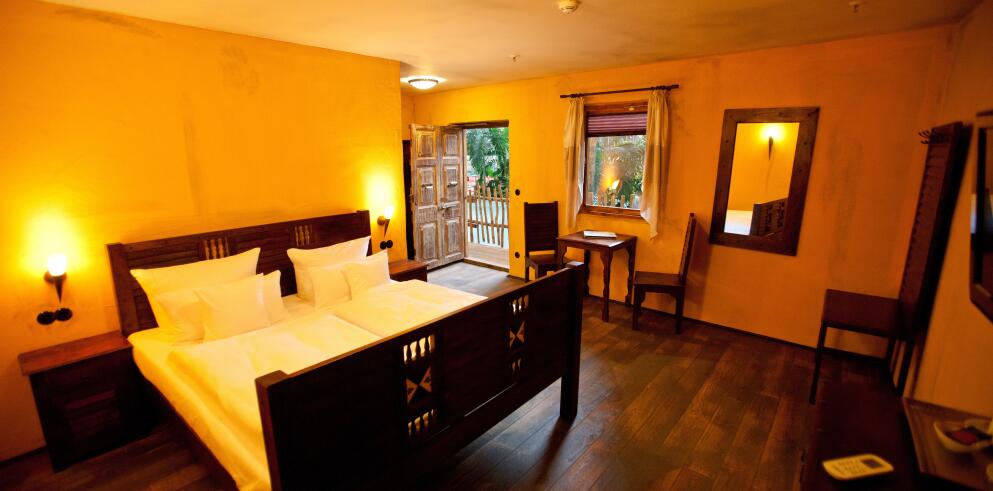 1 natt på Tropical Islands nära Berlin — frukost + vattenparksentré inkl. — från 490 kr/person