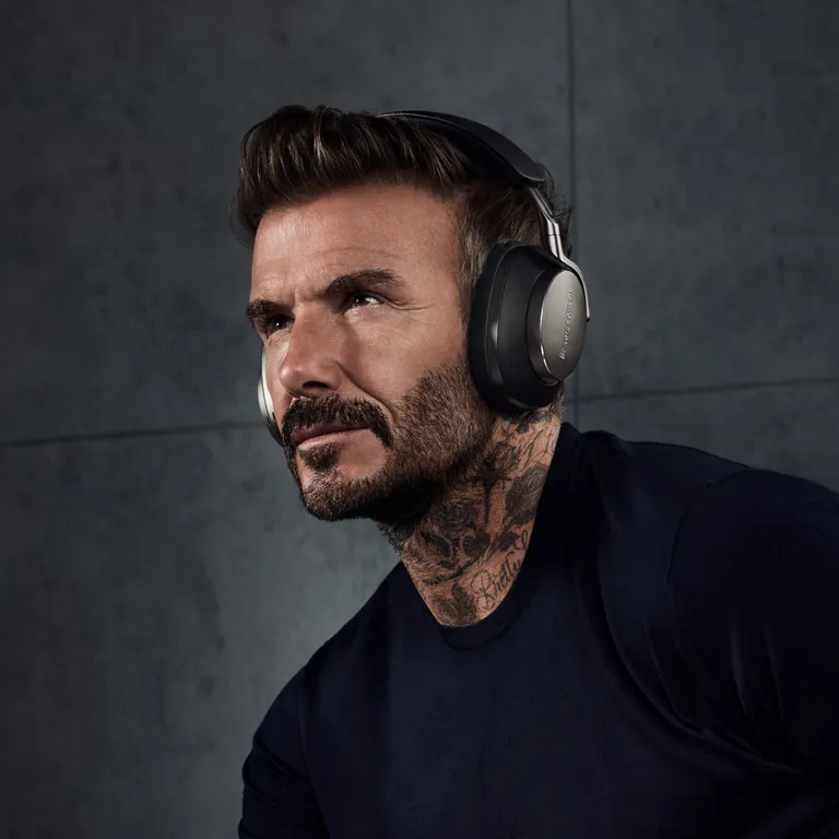 Bowers & Wilkins PX8 trådlösa hörlurar med ANC