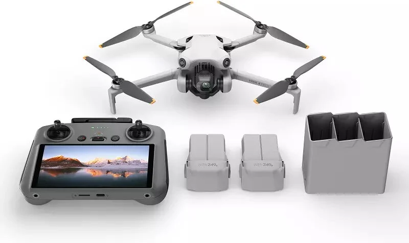 DJI Mini 4 Pro Fly More Combo