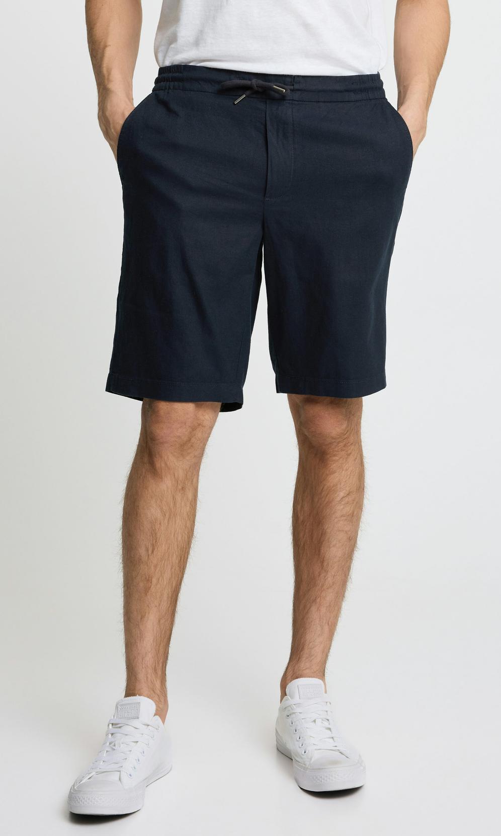 Marinblå linneshorts med justerbar dragsko