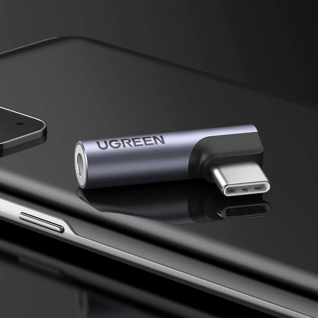 Ugreen vinklad USB-C till 3,5 mm adapter grå