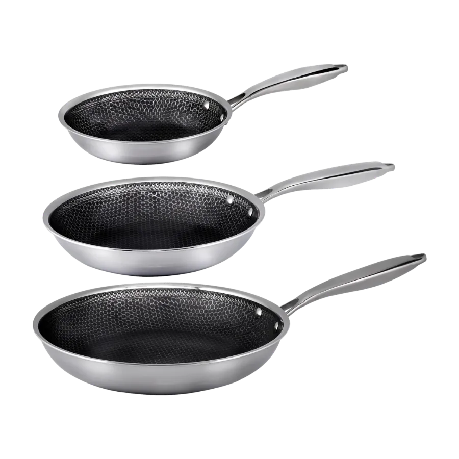 Olika storlekar av reptåliga och ugnssäkra pannor.