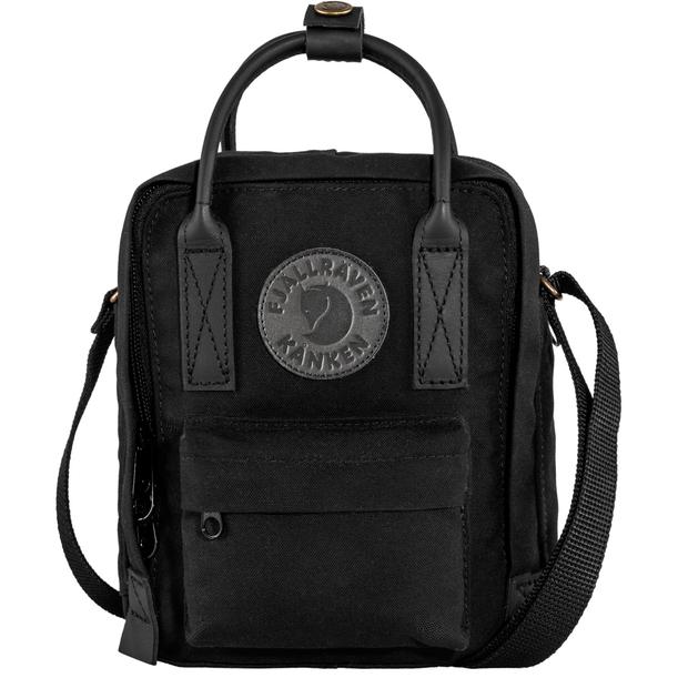 Fjällräven Kånken No. 2 Black Sling för 899 kr hos Outnorth