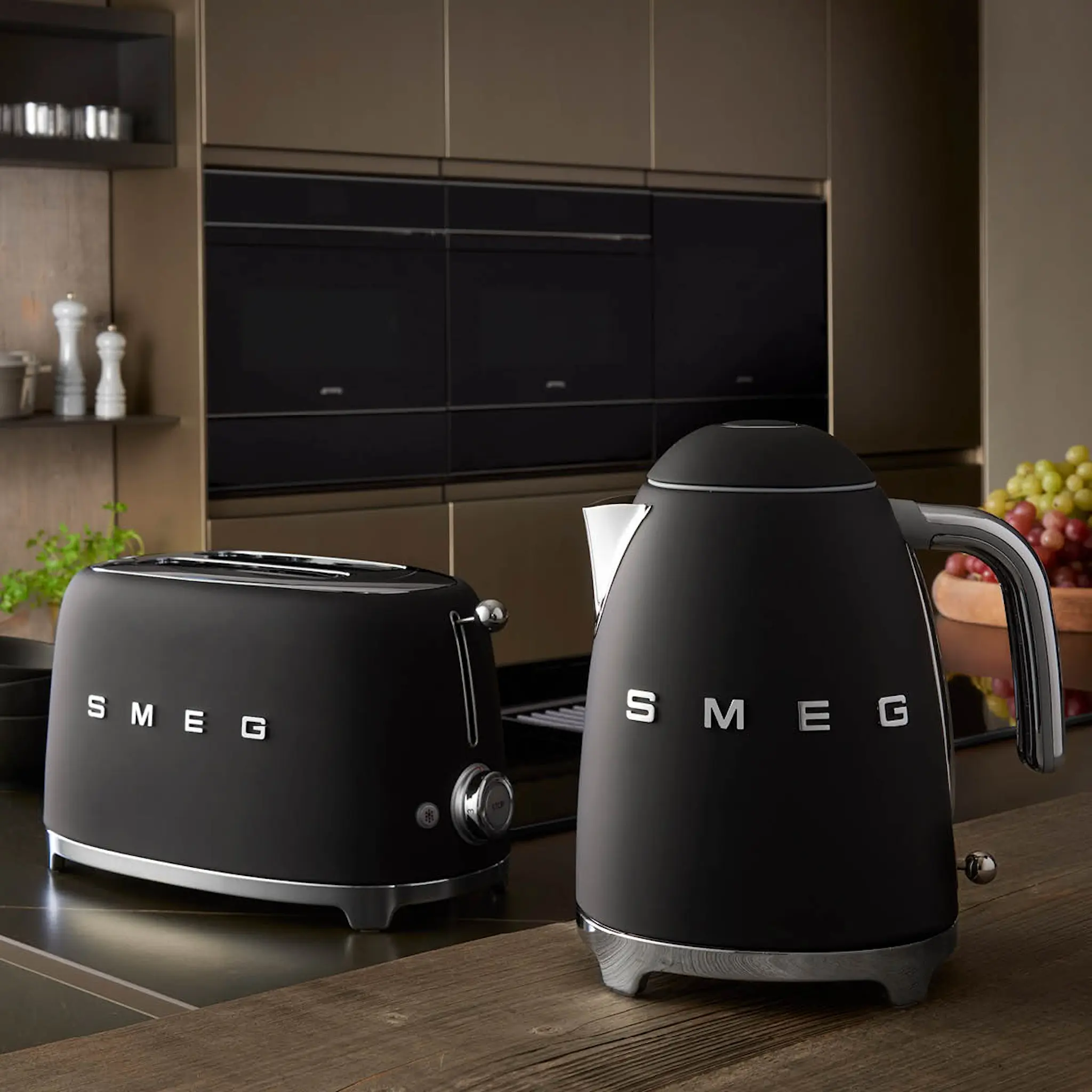 Lucka 20 - Smeg 50s Style Vattenkokare 1,7 L Matt Svart - Cervera
