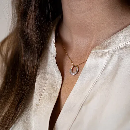 18K Guld Diamanthängande Örhängen