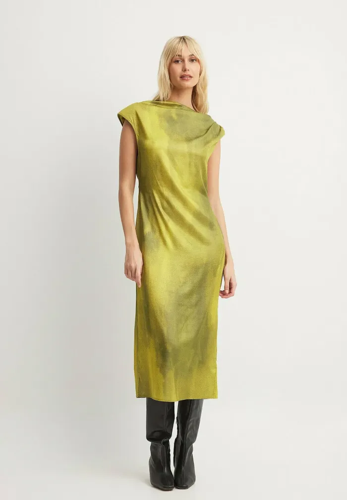 NA-KD Cocktailkleid mit Trichterausschnitt - Grün Print