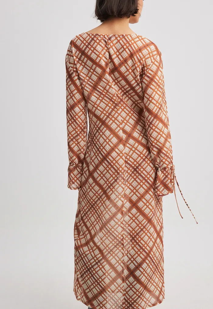 NA-KD Elegantes Karomuster Kleid - Rostfarben