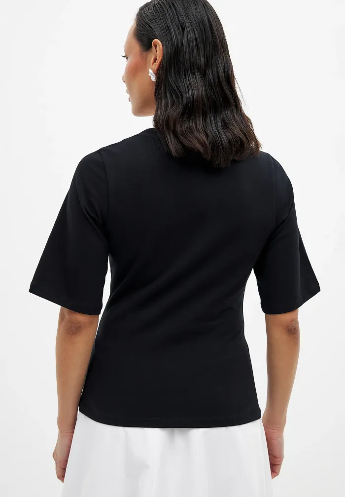 NA-KD Basic Black T-shirt