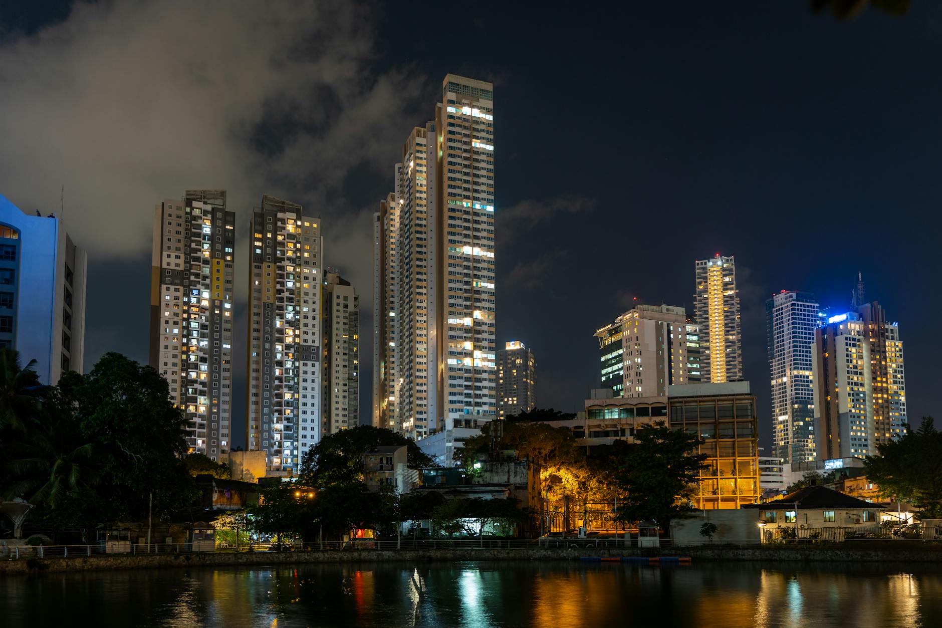 4-12 Hour Colombo Layover Guide: What to Do During Your CMB Stopover