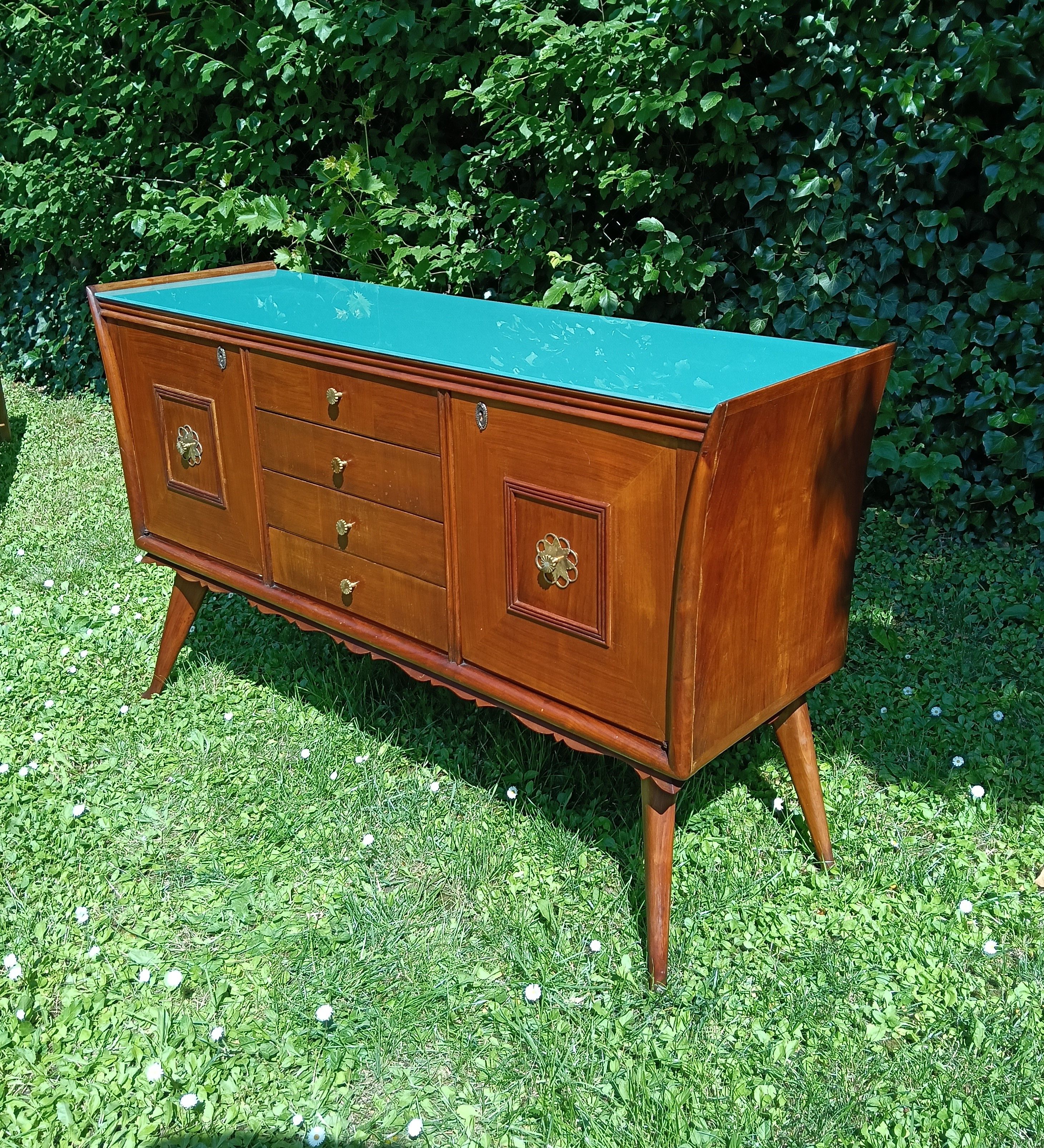 Dressoir van gefineerd iepenhout (jaren '50) Front