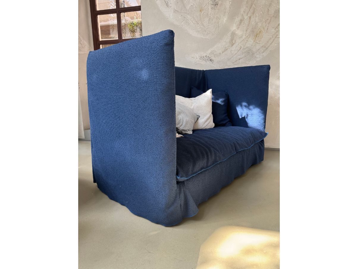 Divano 3 posti Ghost 18 in tessuto blu, Gervasoni Brand
