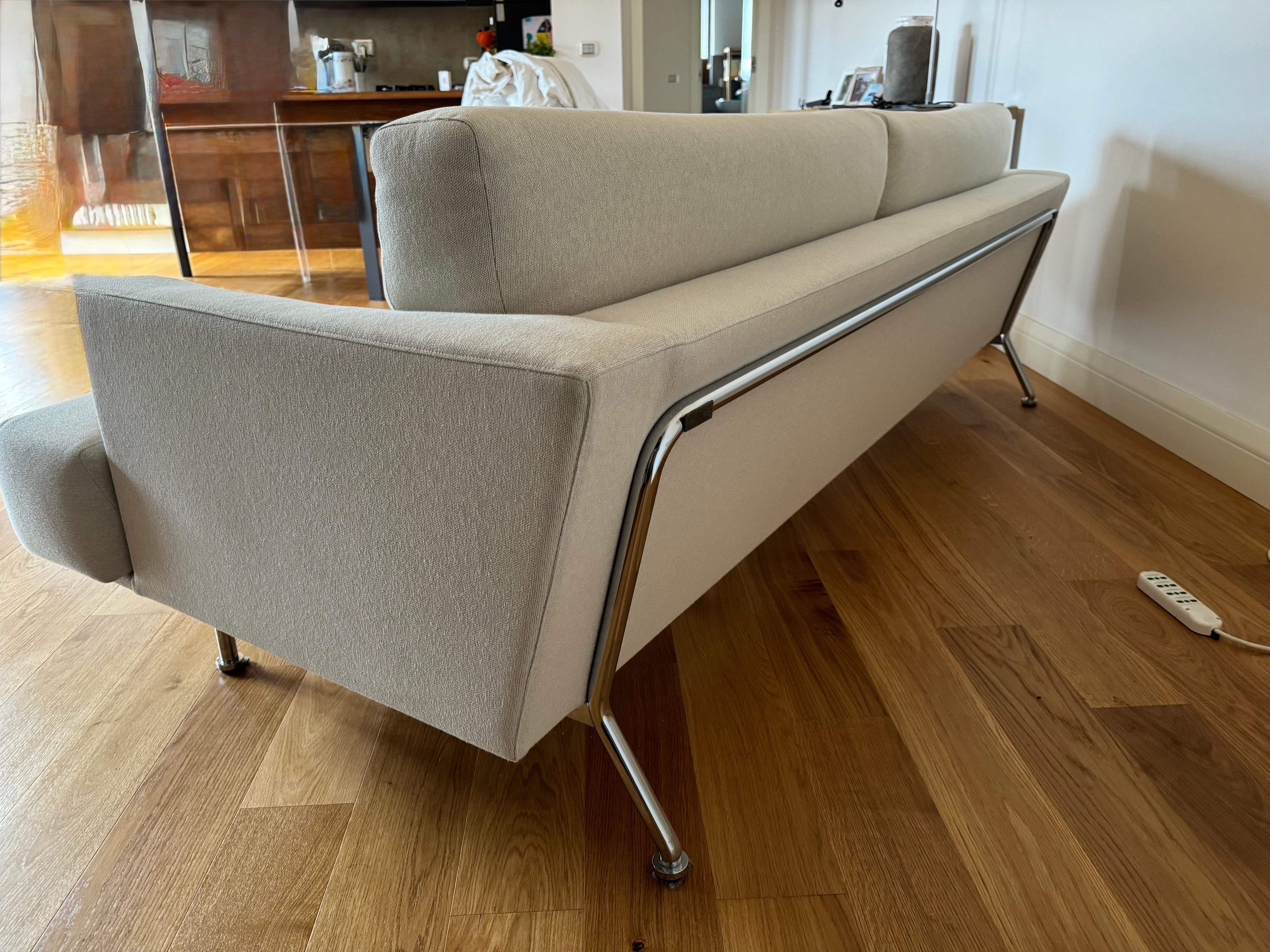 Divano 3 posti Nest in tessuto beige di Piero Lissoni Details