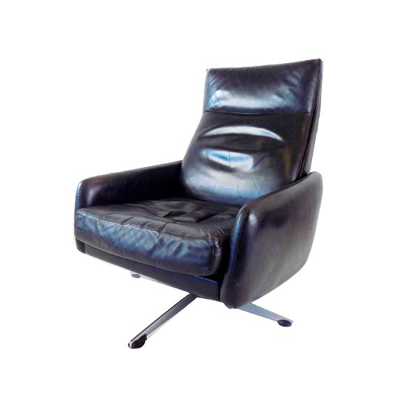 Vintage black leather armchair (1960s) image