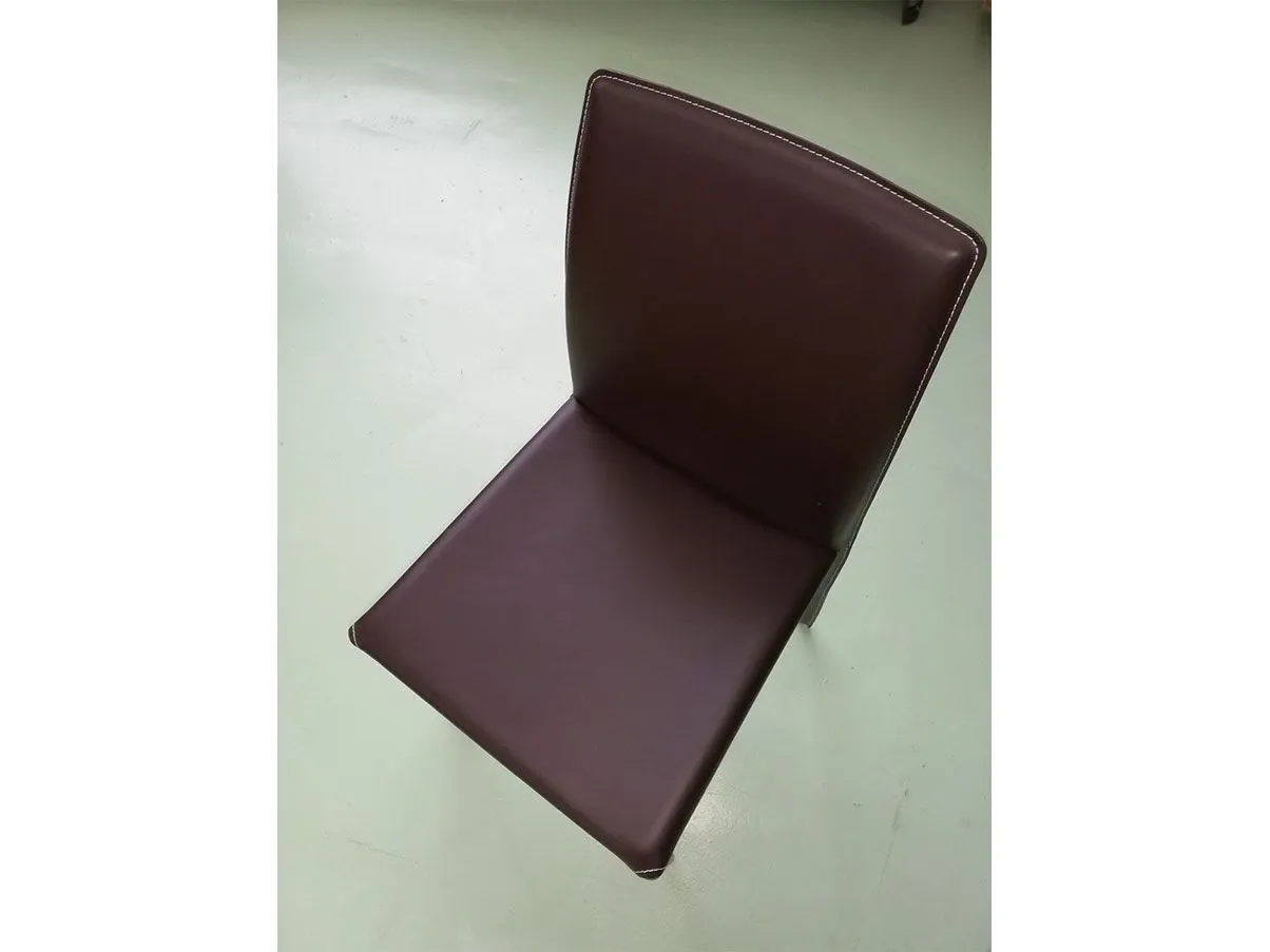 Sedia rivestita in cuoio con cuciture (marrone), Roche Bobois 3