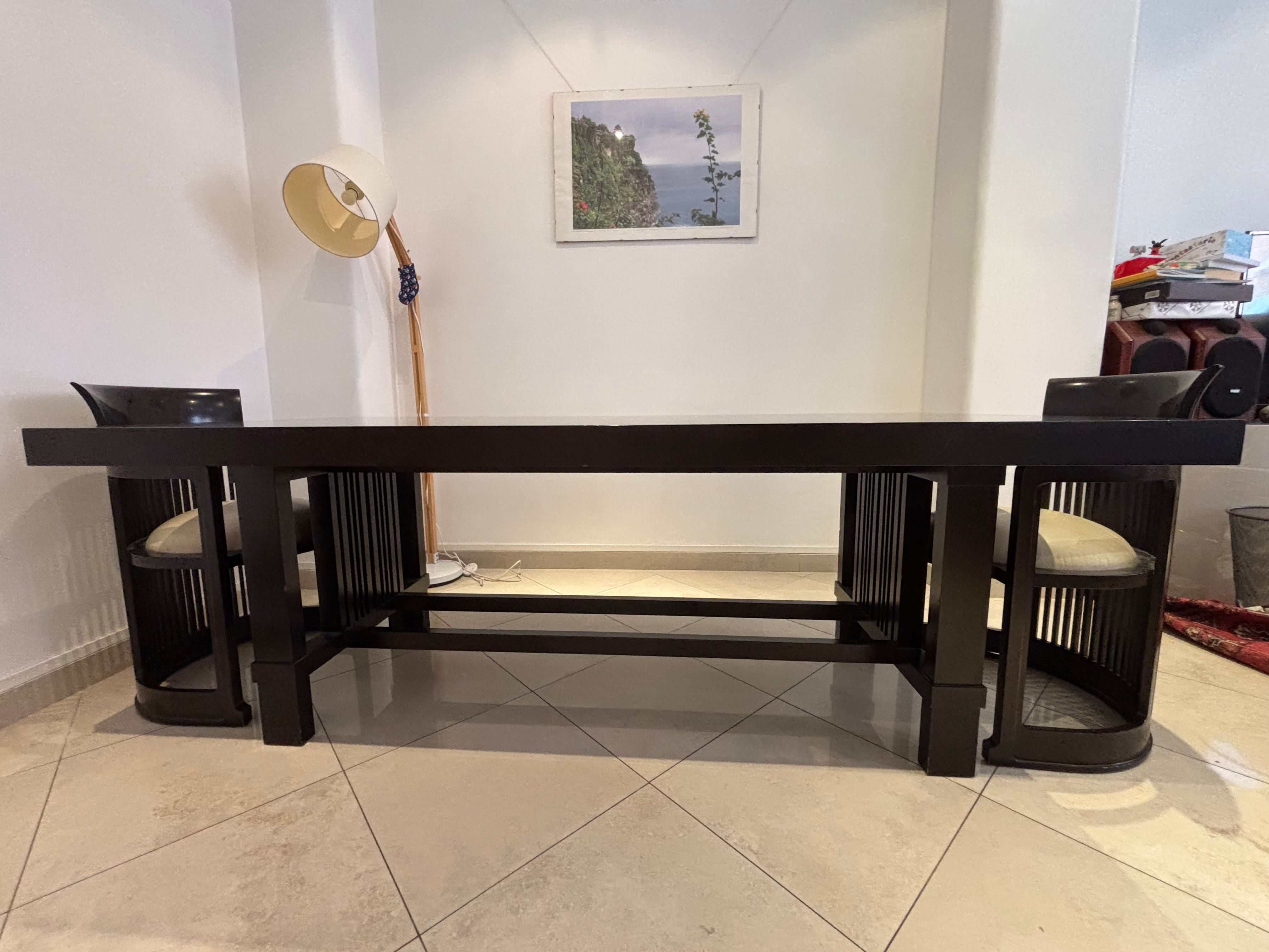 Set de 4 sillas Coonley 2, 2 sillas Barrel 606 y mesa Taliesin Optional12