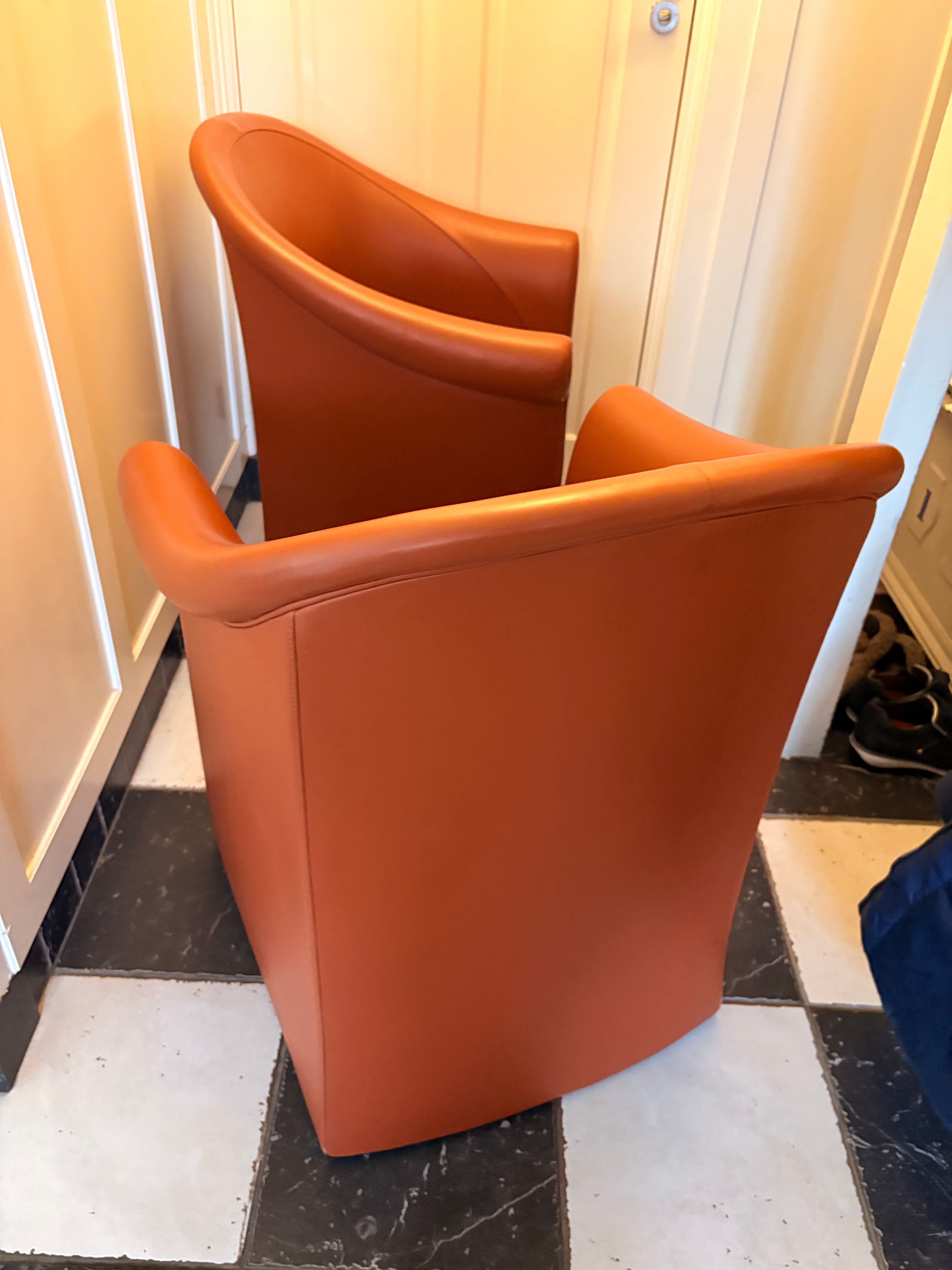 Paar Sinan Sessel aus orangefarbenem Leder von Luca Sacchetti Optional7