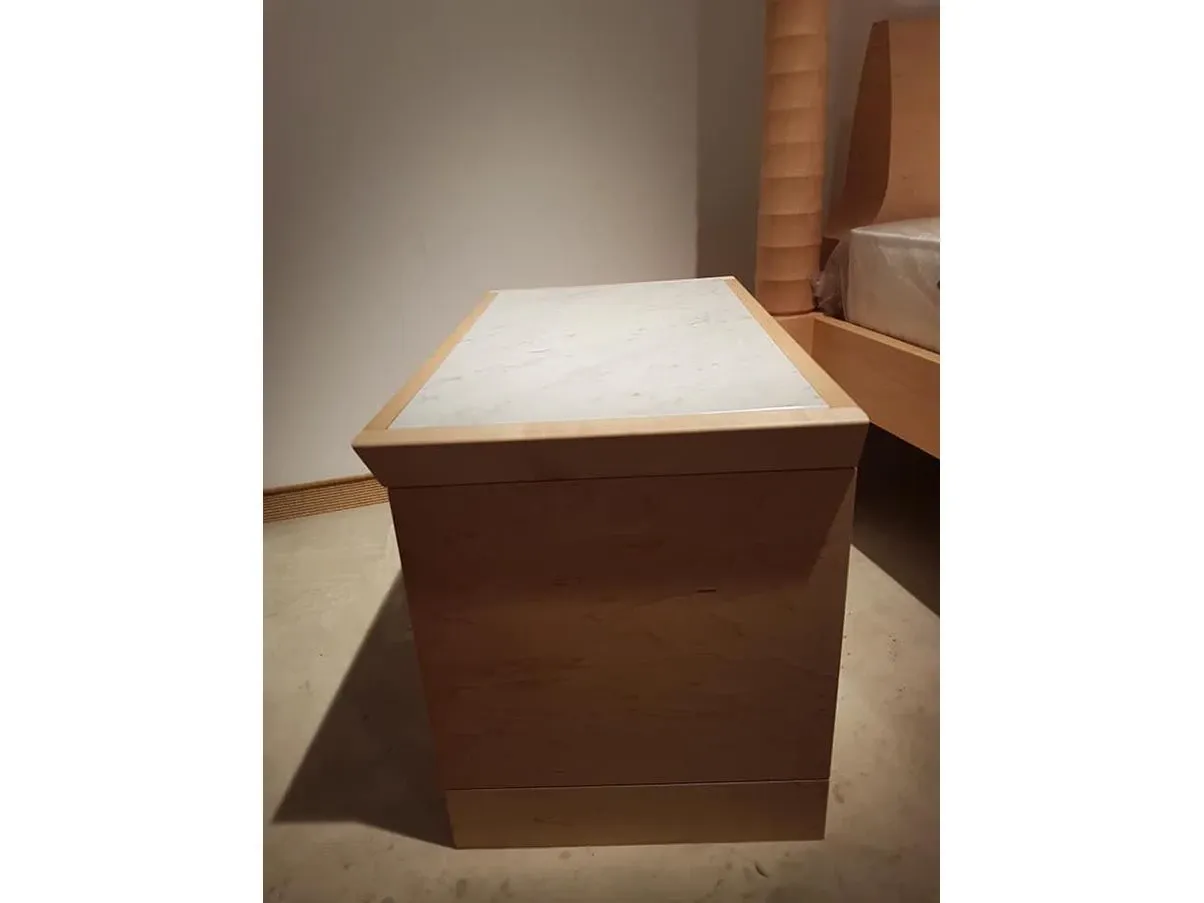 Set of 2 Oli bedside tables in maple wood and Carrara marble, Giorgetti 3