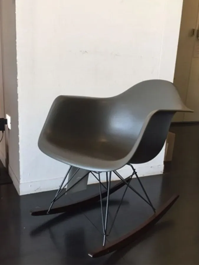 Eames Plastic Armchair RAR (dark grey) 1
