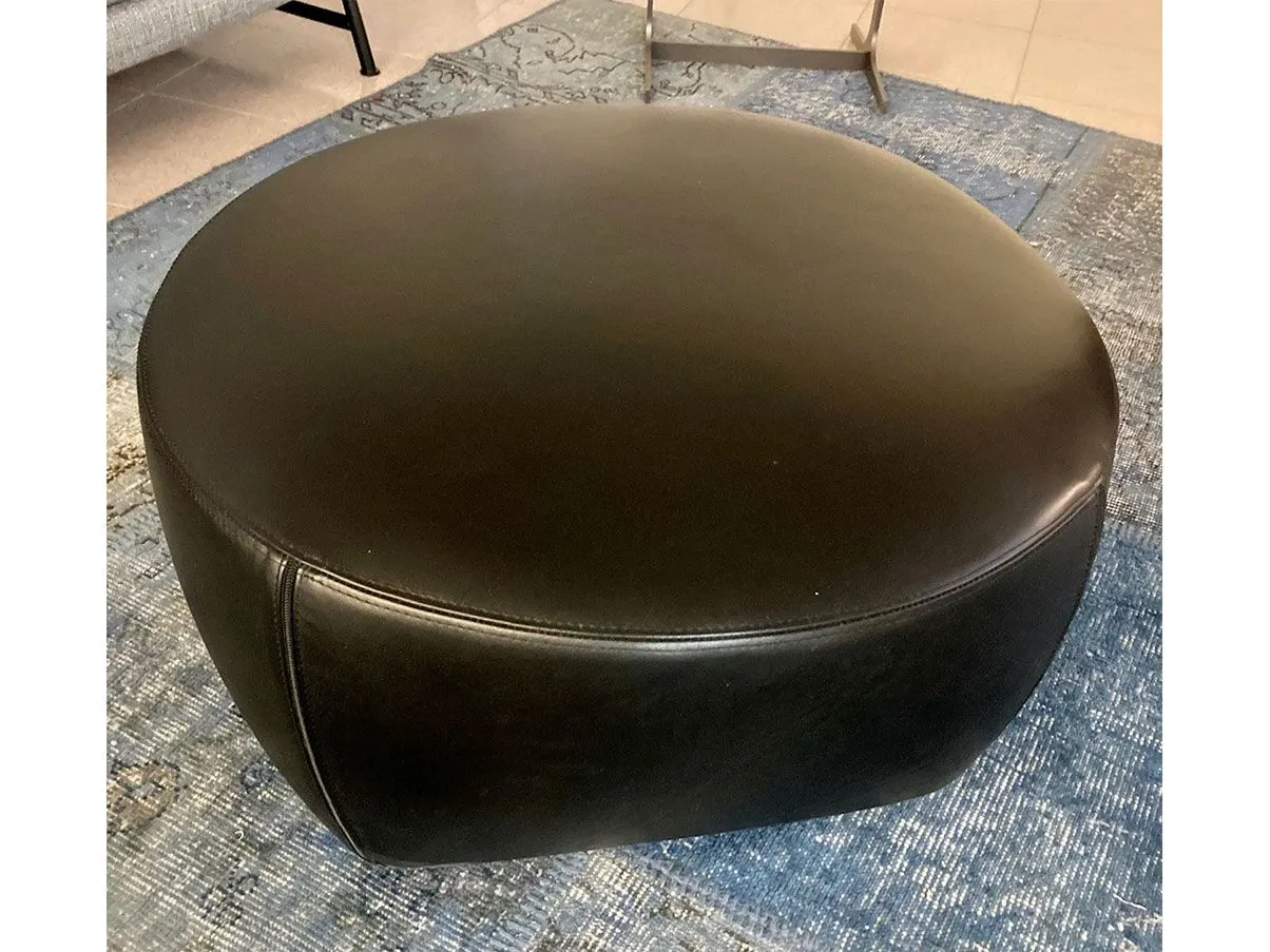 Capri footrest pouf in leather with stitching (black), Minotti 6